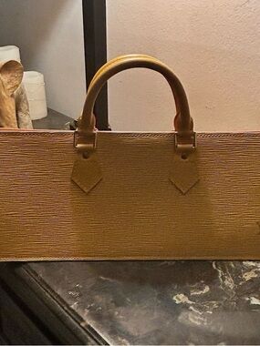 Louis Vuitton Tassili yellow  Epi Leather Top-Handle sac triangle